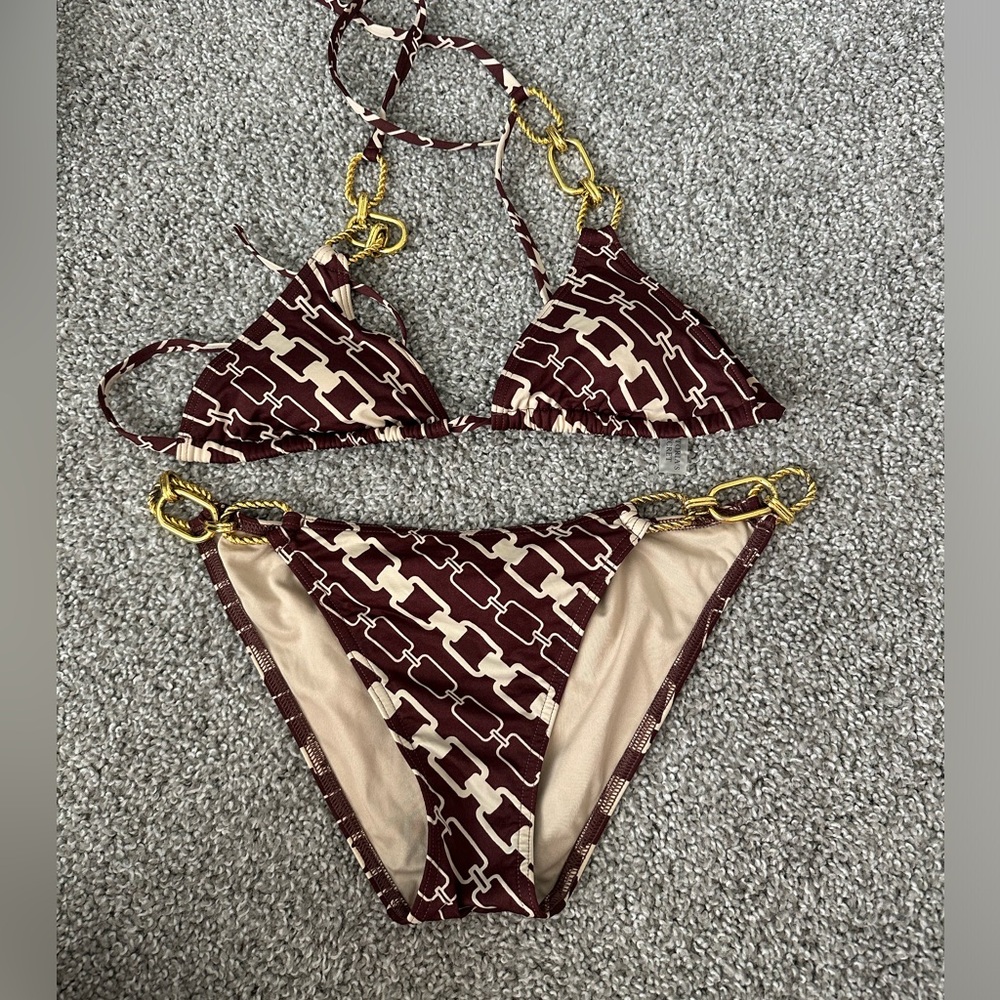 Victoria’s Secret bathing suit
Top- xs
Bottom - s